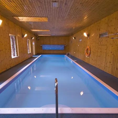 Woodland Lodge Tomich Exterior photo